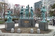 札幌駅前的雕塑