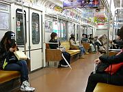 大阪地鐵車廂內